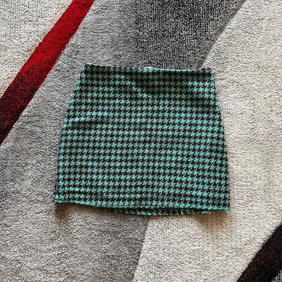 Vicolo Green Houndstooth Tweed Mini Skirt - Picture 1 of 5